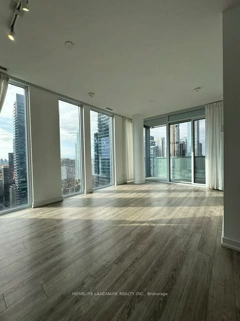 28, Wellesley, Church-Yonge Corridor, Toronto