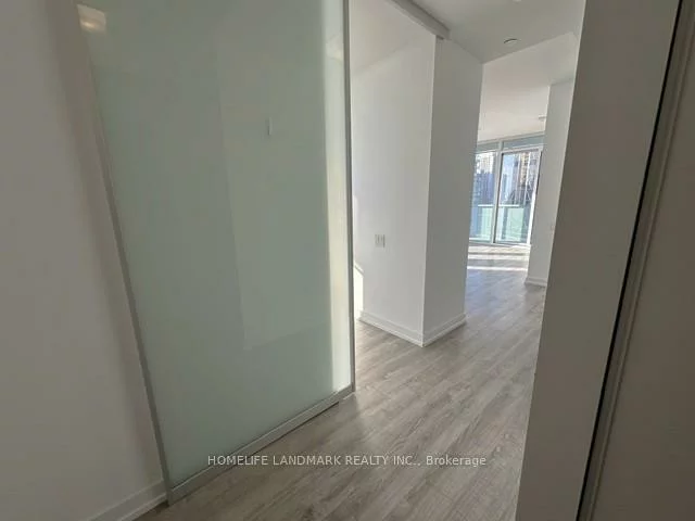 28, Wellesley, Church-Yonge Corridor, Toronto