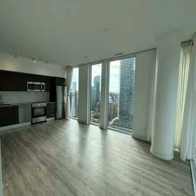 28, Wellesley, Church-Yonge Corridor, Toronto