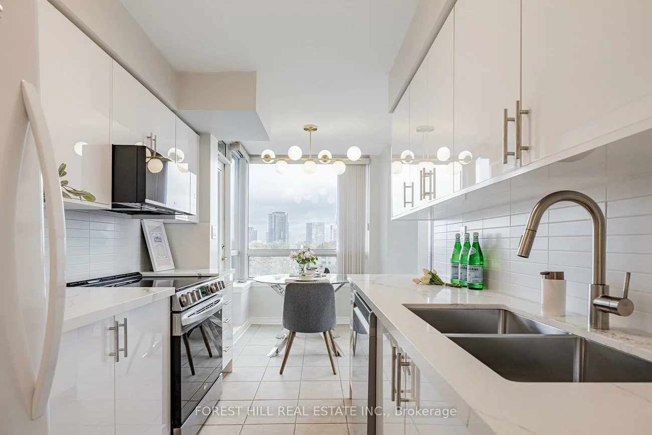 3, Rean, Bayview Village, Toronto