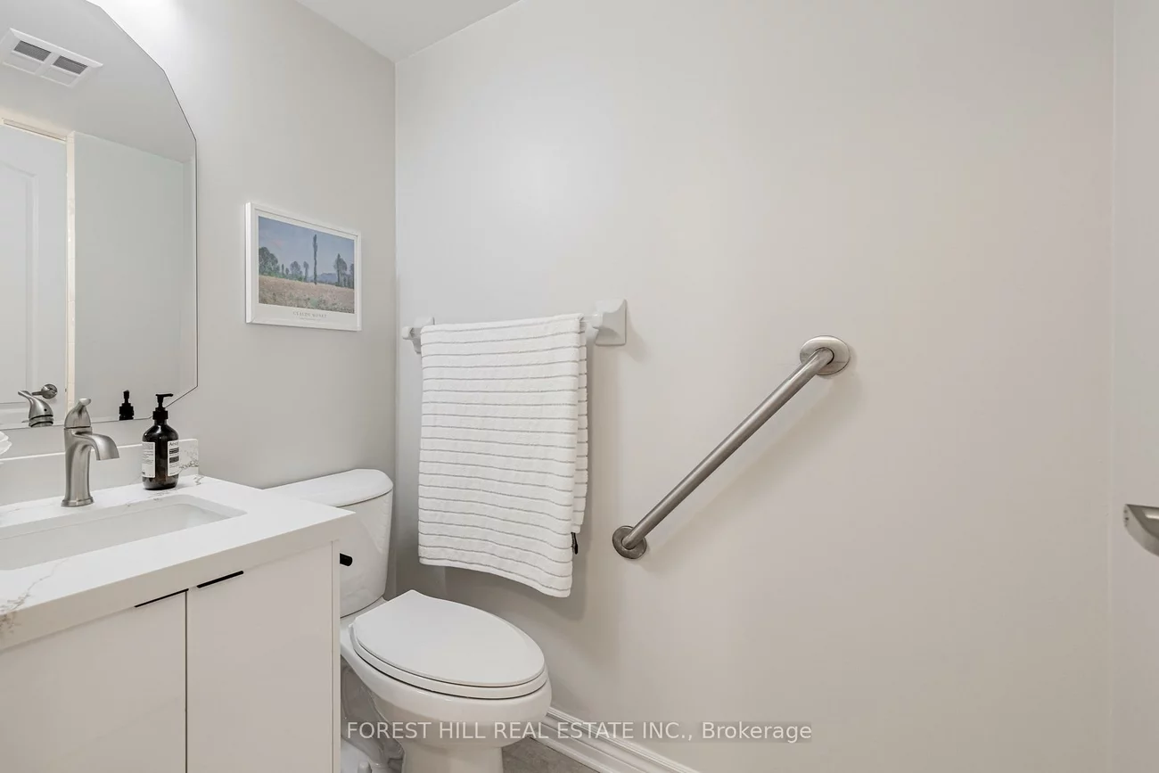 3, Rean, Bayview Village, Toronto