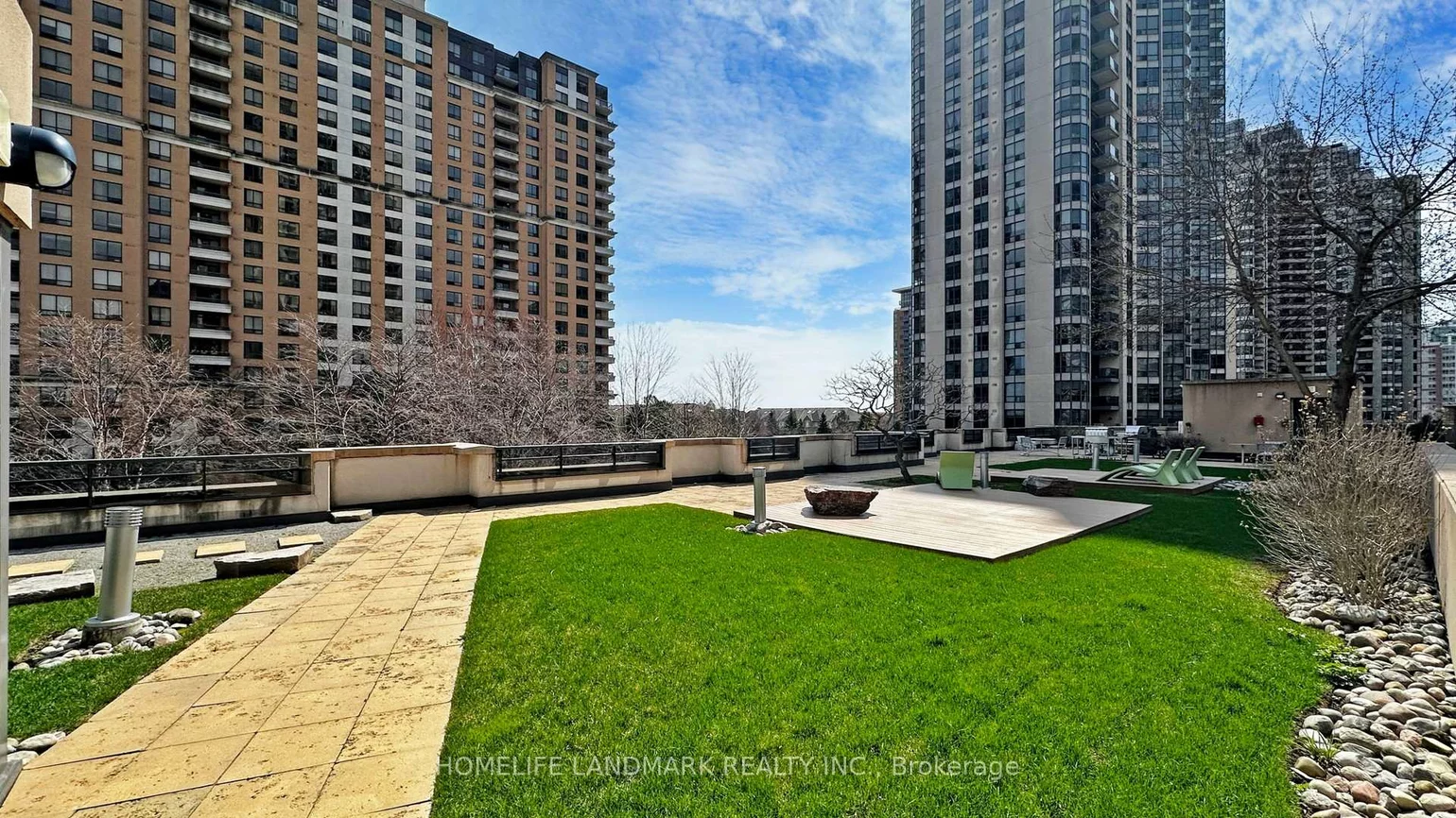 500, Doris, Willowdale East, Toronto