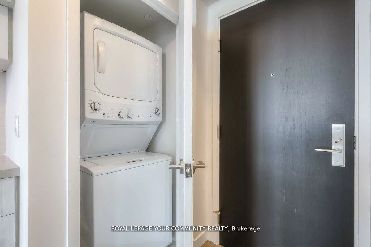 8, Eglinton, Mount Pleasant West, Toronto