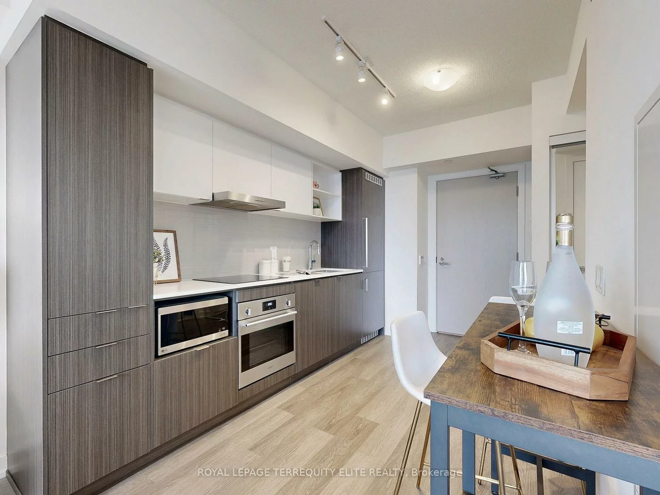 55, Cooper, Waterfront Communities C8, Toronto