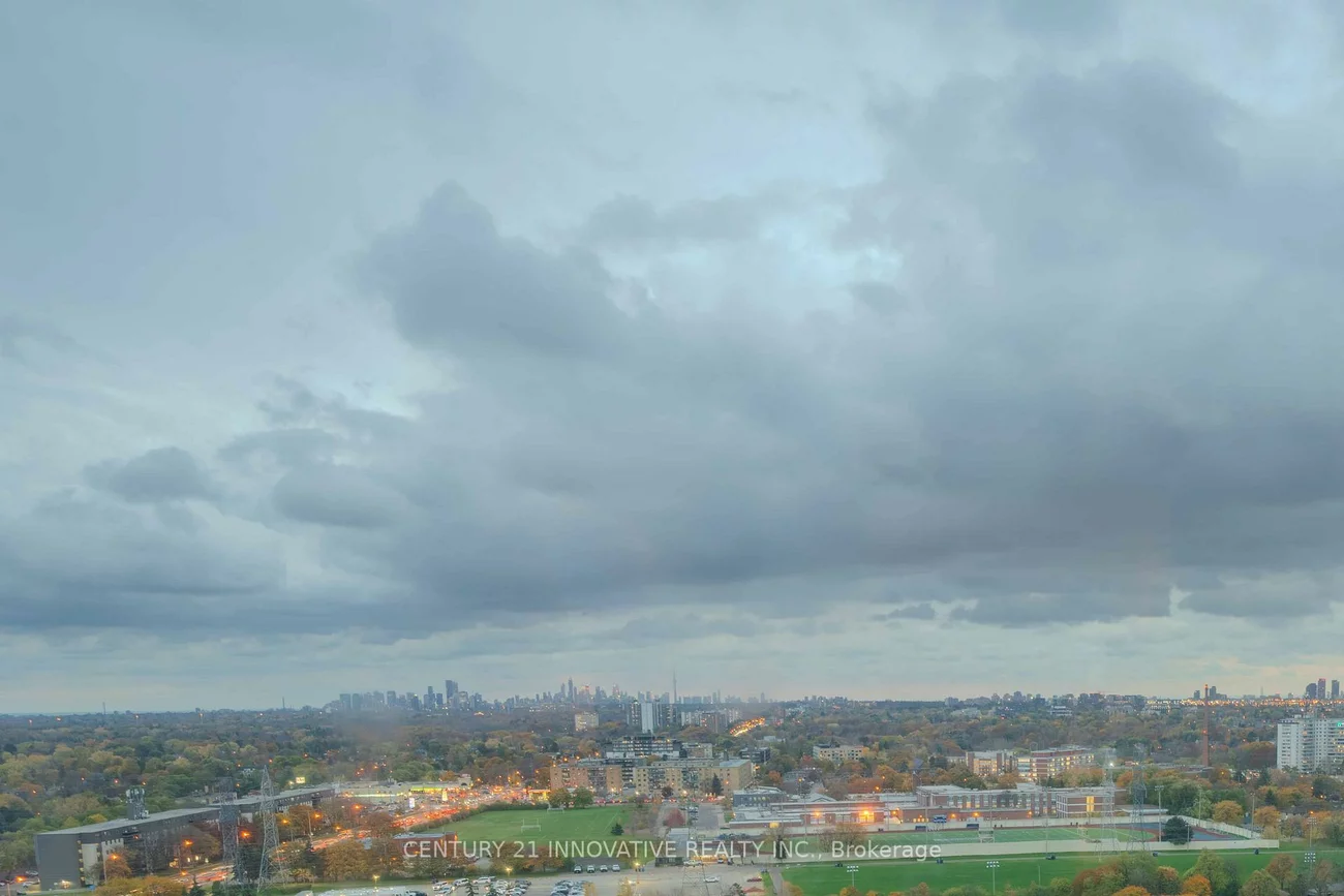 100, Antibes, Westminster-Branson, Toronto