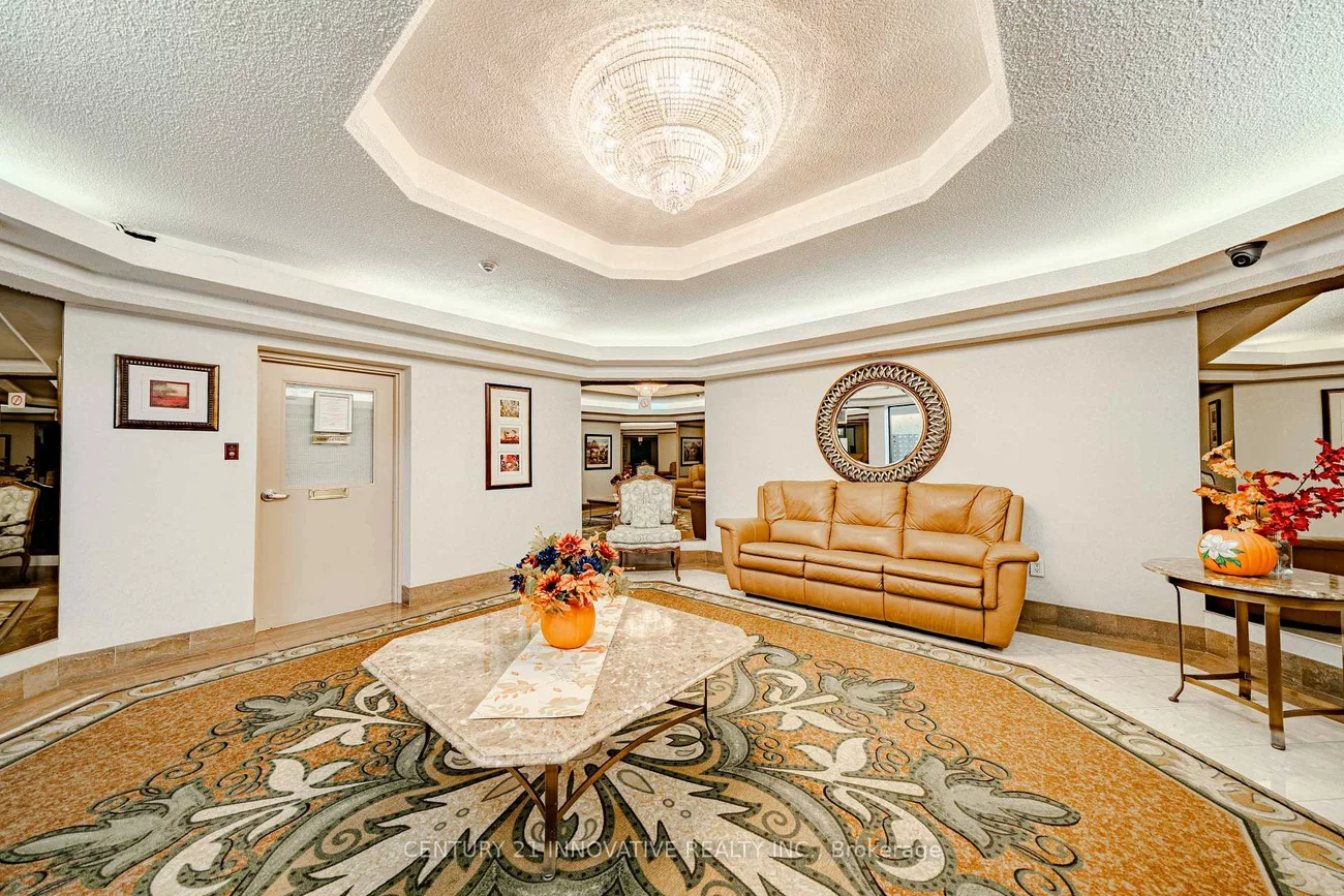 100, Antibes, Westminster-Branson, Toronto