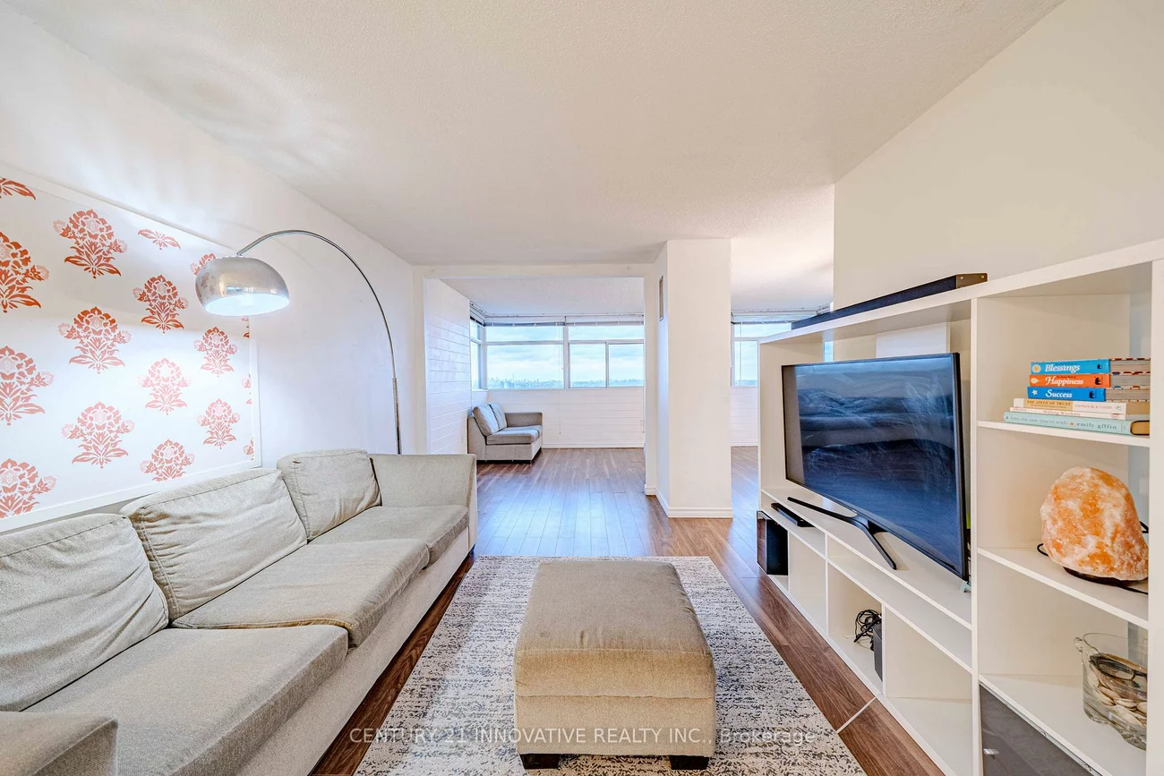 100, Antibes, Westminster-Branson, Toronto