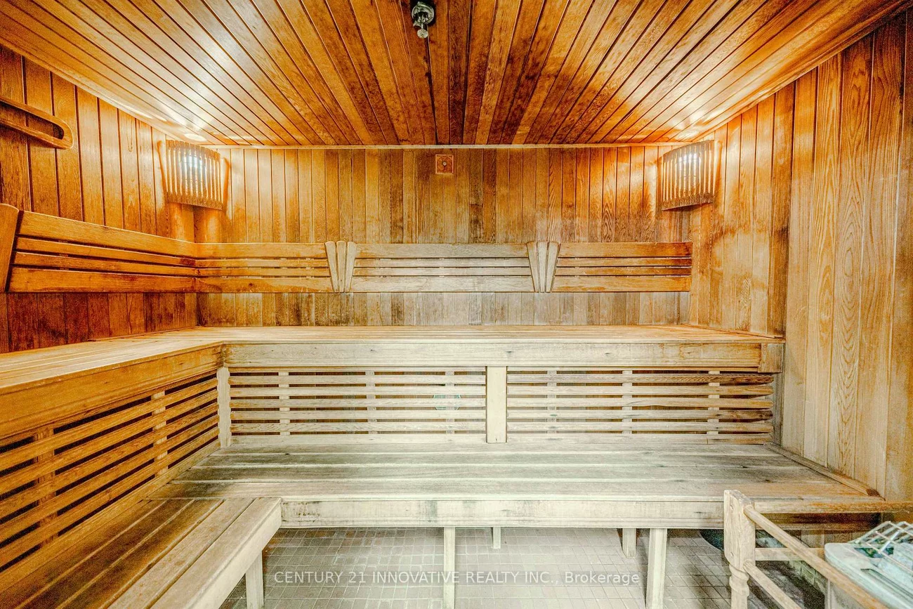 100, Antibes, Westminster-Branson, Toronto