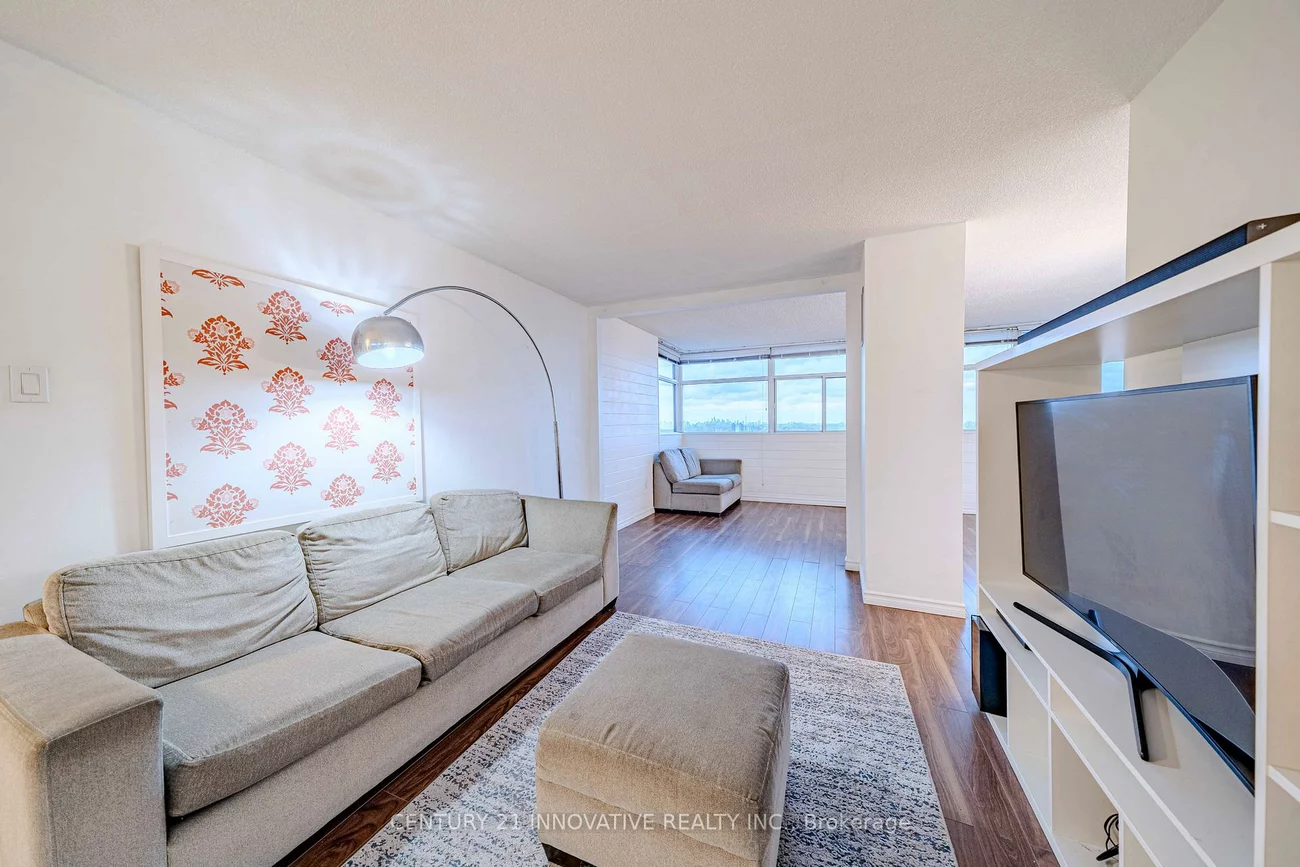 100, Antibes, Westminster-Branson, Toronto