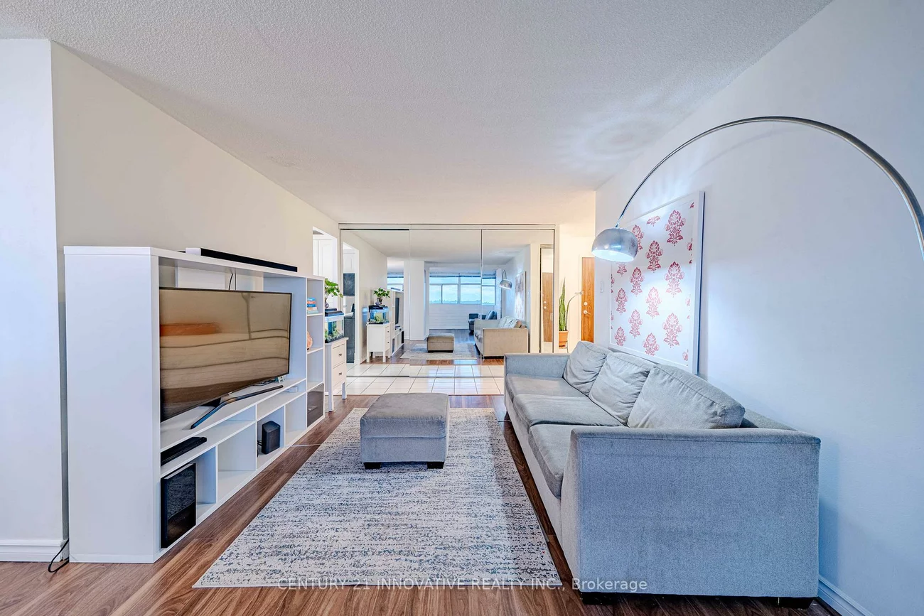 100, Antibes, Westminster-Branson, Toronto