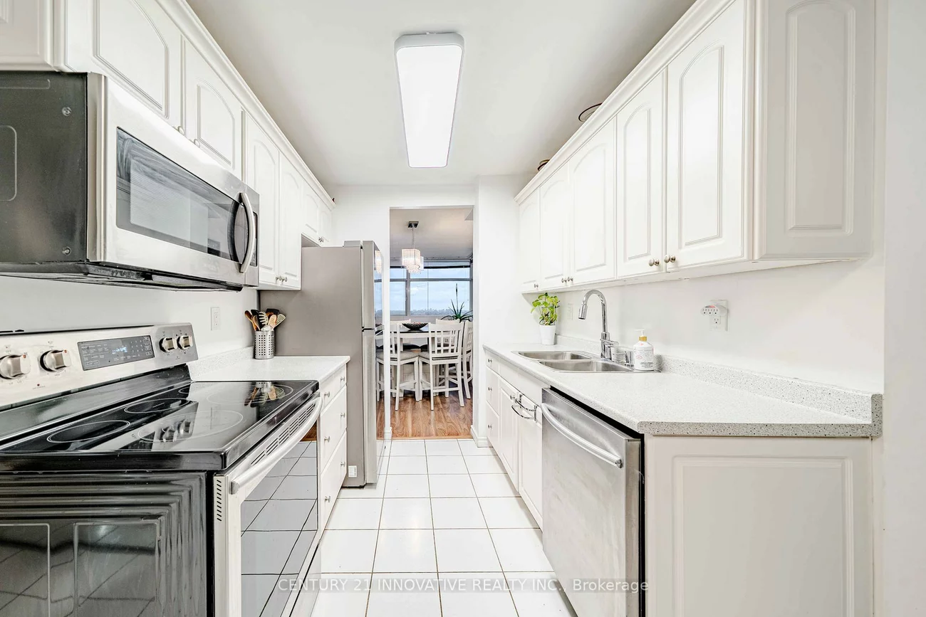 100, Antibes, Westminster-Branson, Toronto