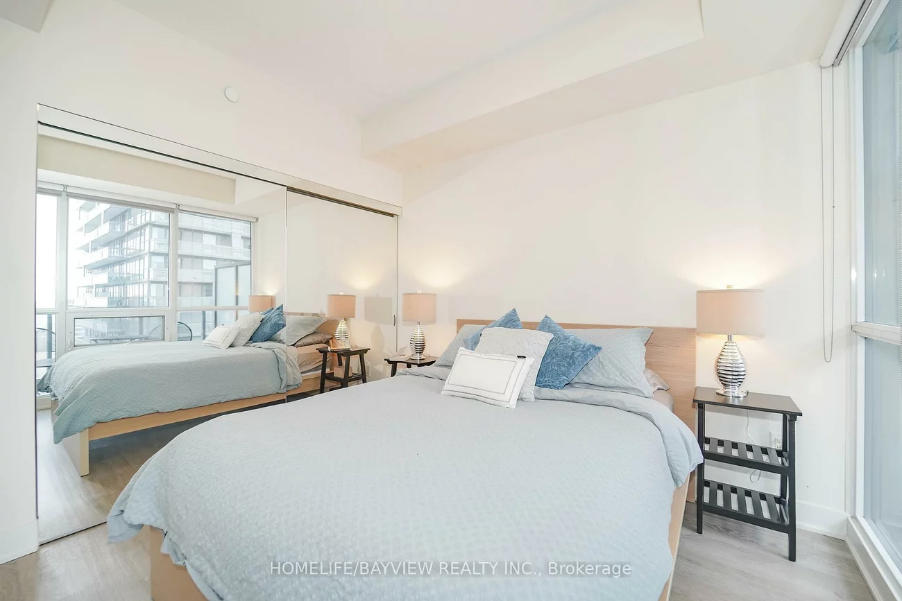 30, Roehampton, Mount Pleasant West, Toronto