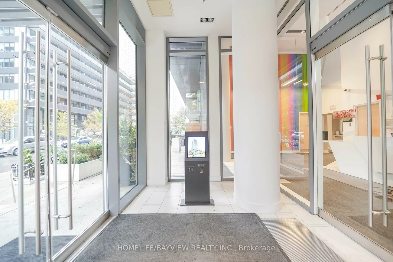 30, Roehampton, Mount Pleasant West, Toronto