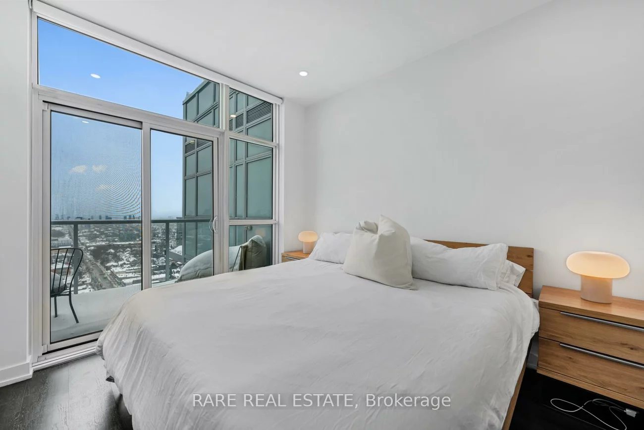 501, St. Clair, Casa Loma, Toronto