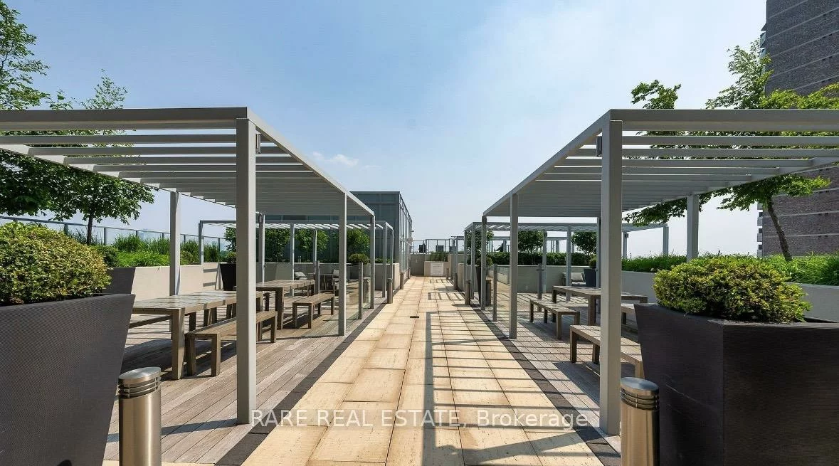 501, St. Clair, Casa Loma, Toronto