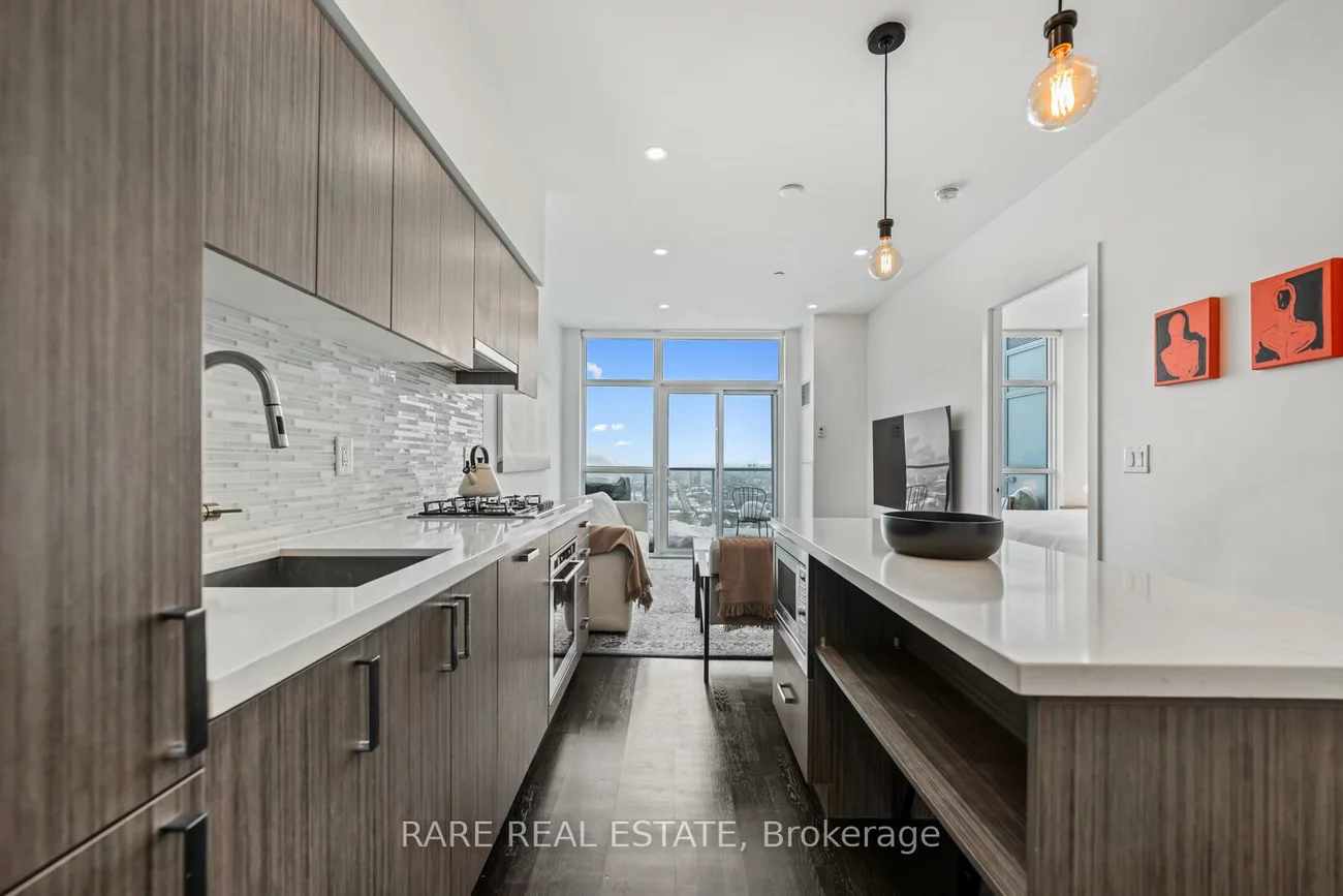 501, St. Clair, Casa Loma, Toronto