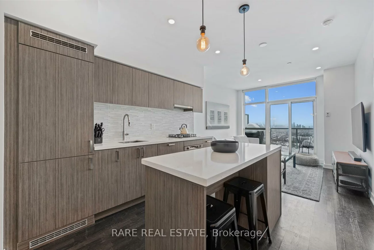 501, St. Clair, Casa Loma, Toronto