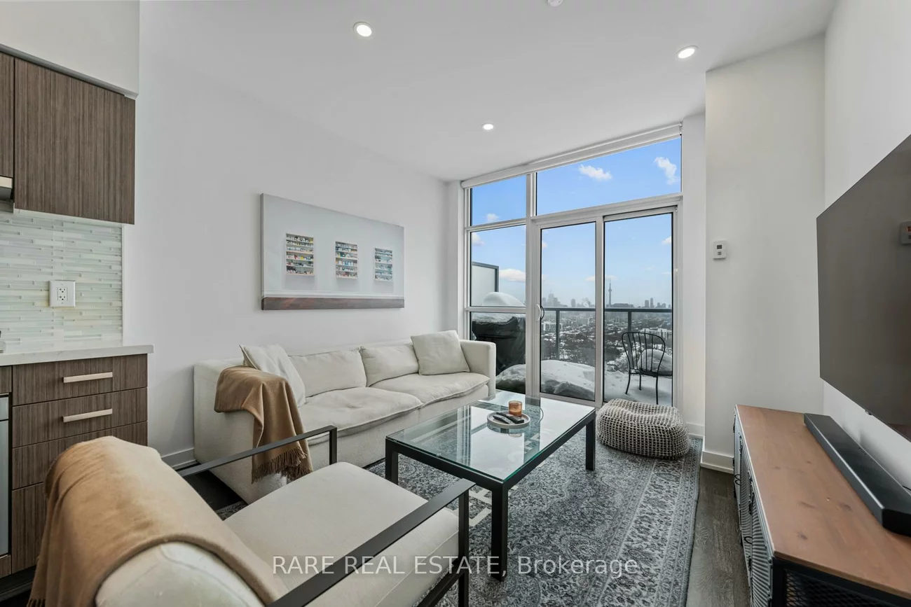 501, St. Clair, Casa Loma, Toronto