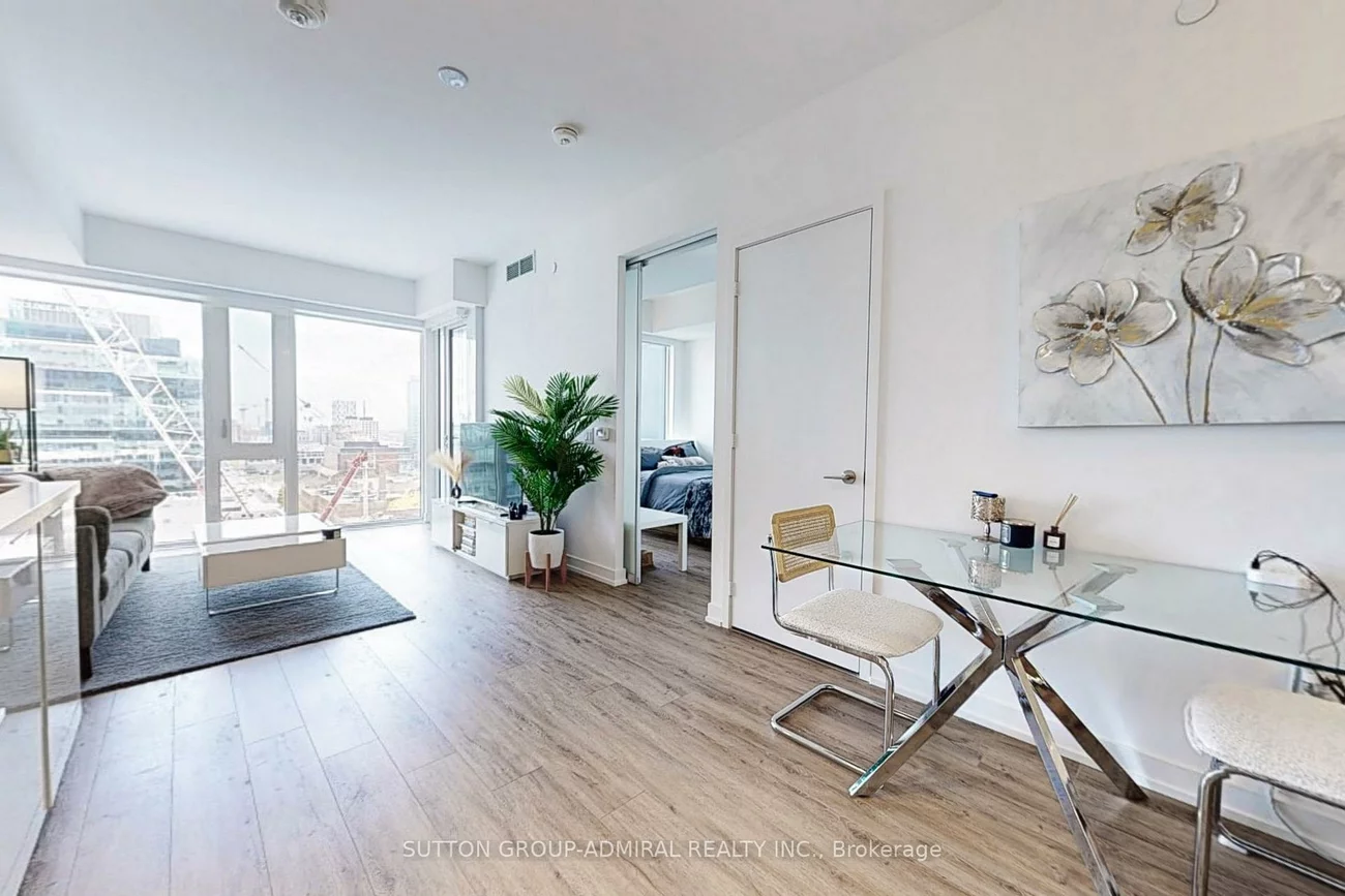 158, Front, Moss Park, Toronto