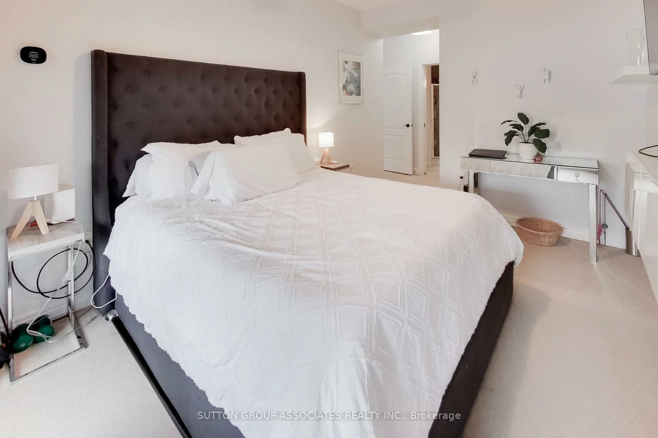 2, Edith, Yonge-Eglinton, Toronto