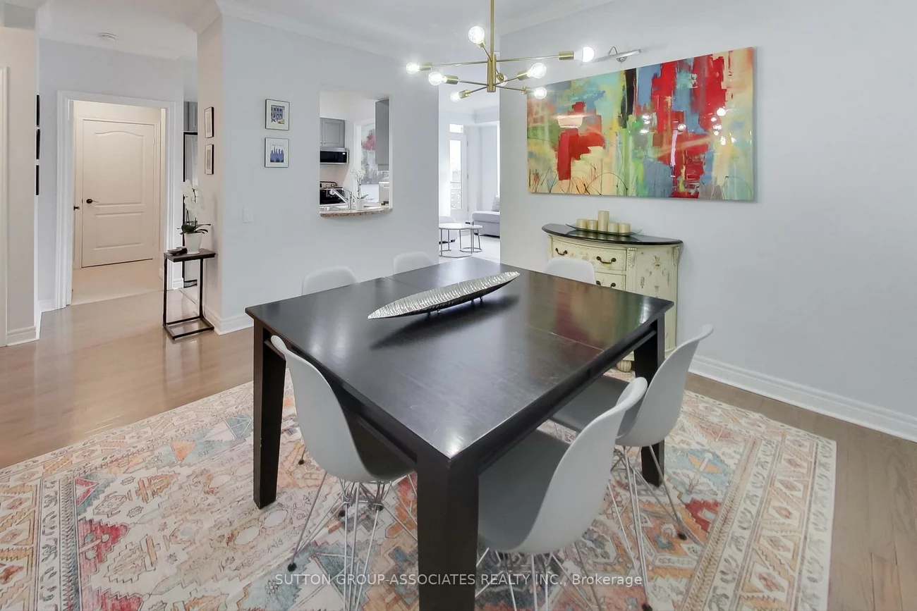 2, Edith, Yonge-Eglinton, Toronto