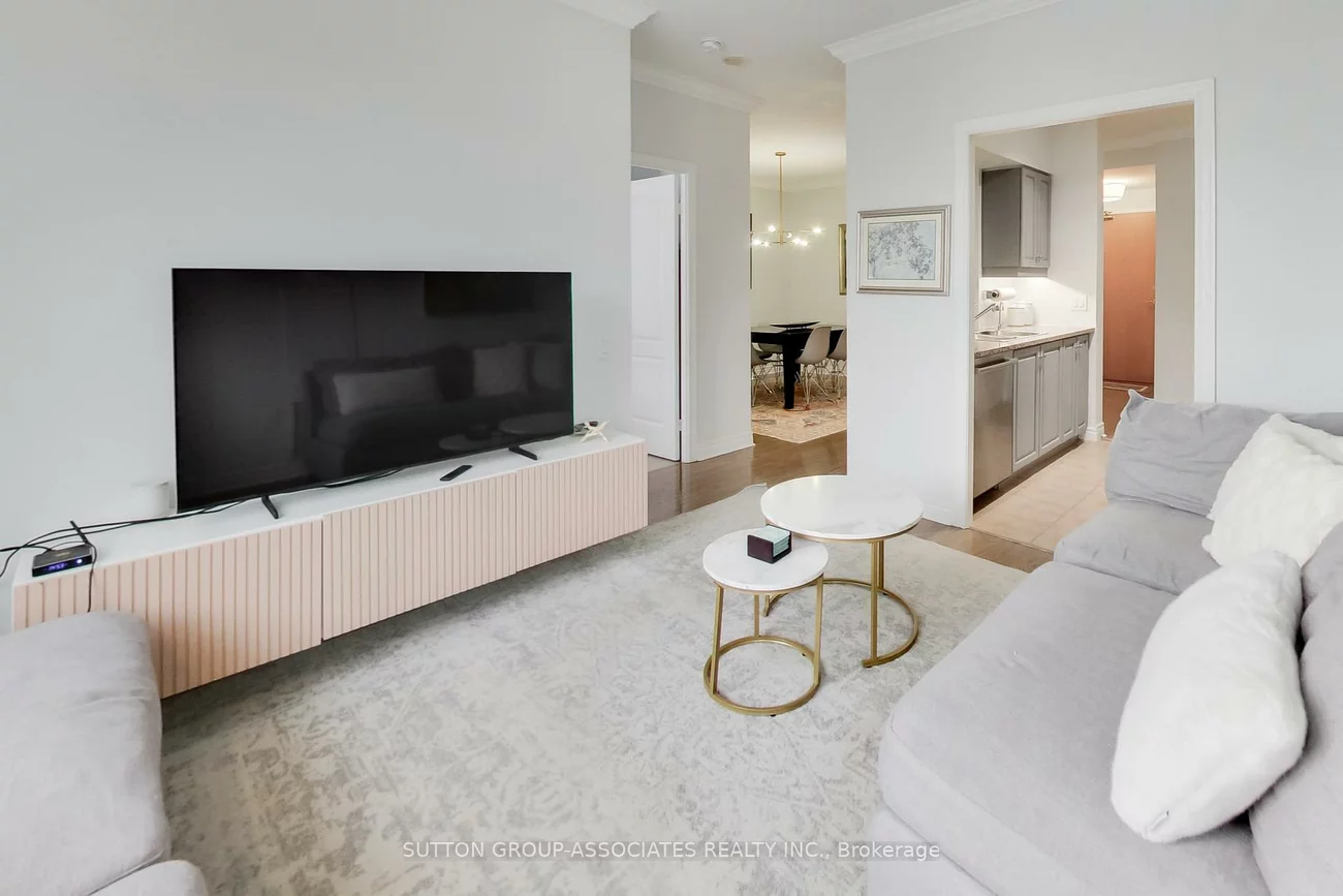 2, Edith, Yonge-Eglinton, Toronto