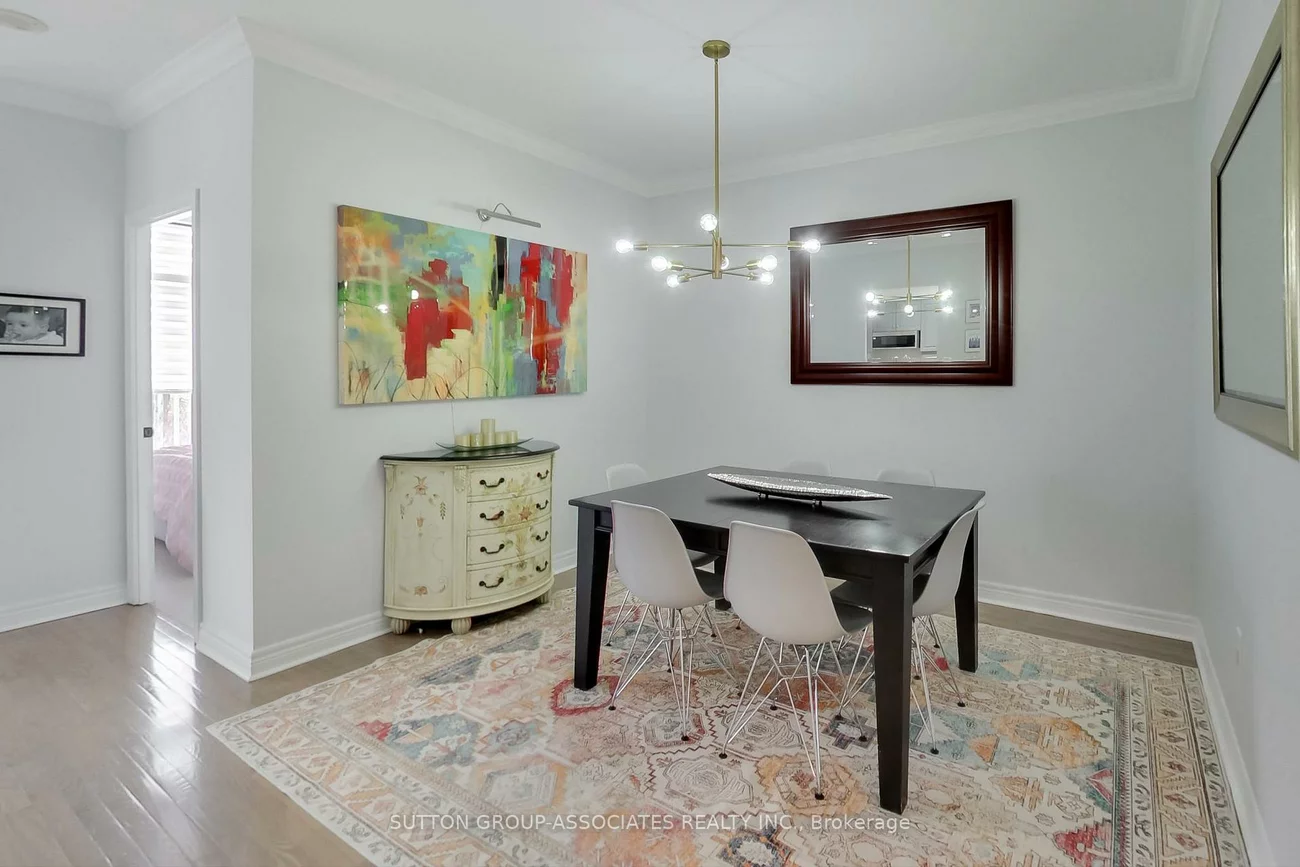 2, Edith, Yonge-Eglinton, Toronto