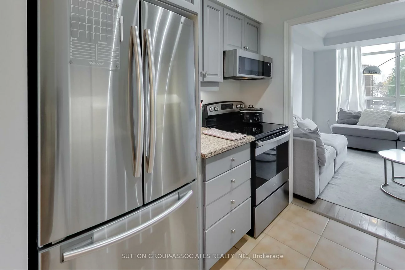 2, Edith, Yonge-Eglinton, Toronto