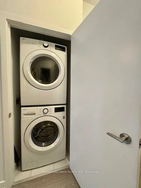 120, Parliament, Moss Park, Toronto