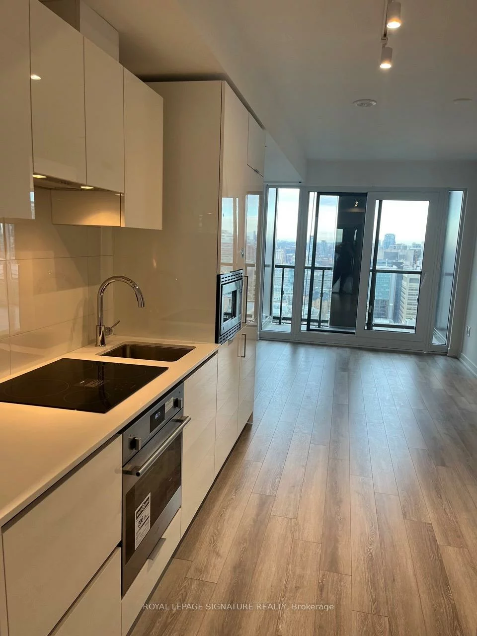 238, Simcoe, Kensington-Chinatown, Toronto