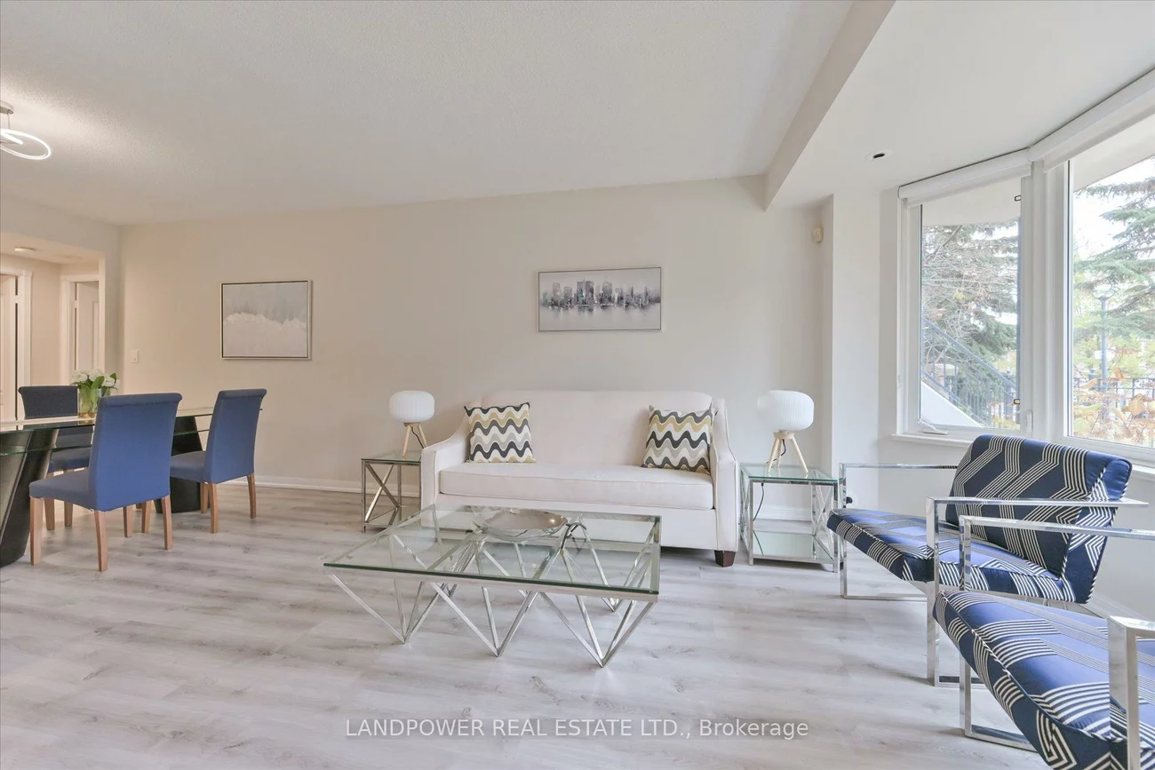 28, Sommerset, Willowdale East, Toronto