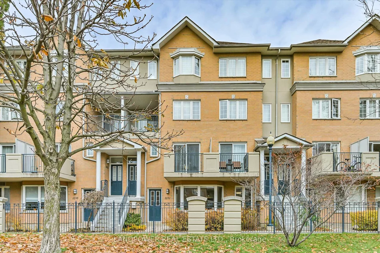28, Sommerset, Willowdale East, Toronto