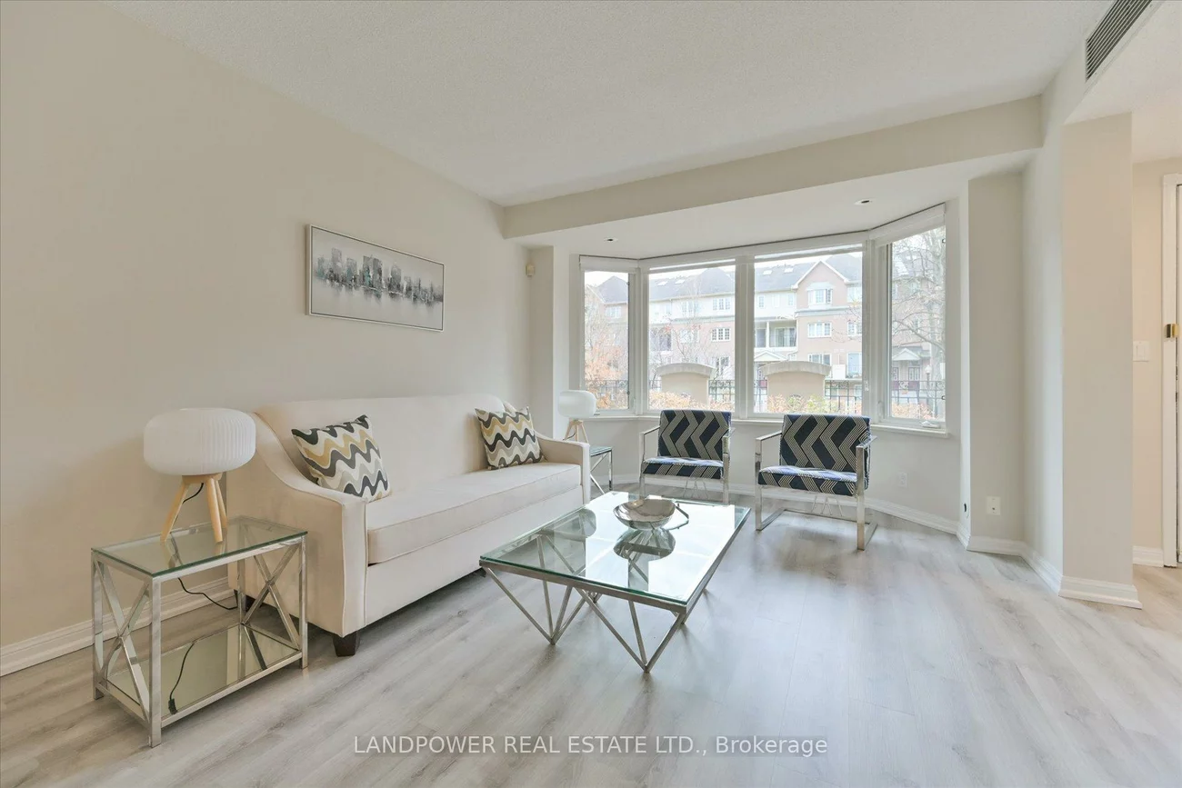 28, Sommerset, Willowdale East, Toronto