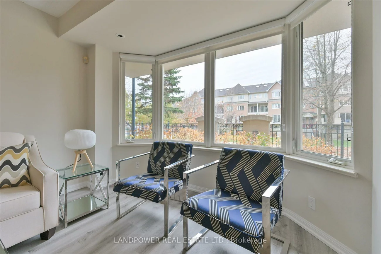 28, Sommerset, Willowdale East, Toronto