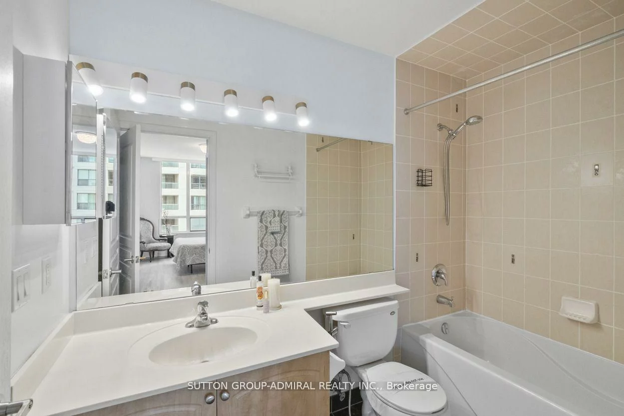 509, Beecroft, Willowdale West, Toronto