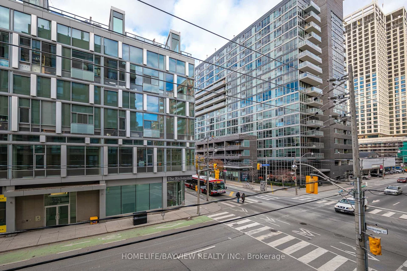 311, Richmond, Moss Park, Toronto