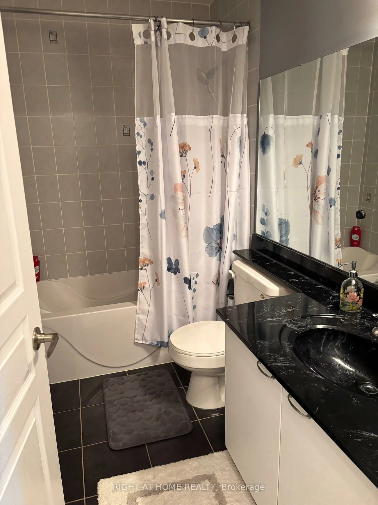 509, Beecroft, Willowdale West, Toronto