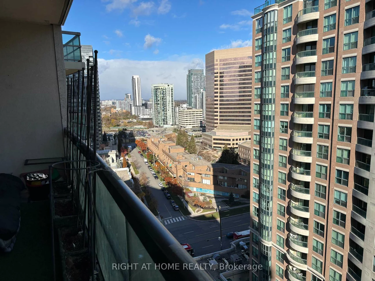509, Beecroft, Willowdale West, Toronto