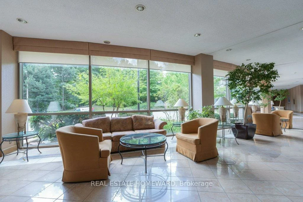 205, Wynford, Flemingdon Park, Toronto