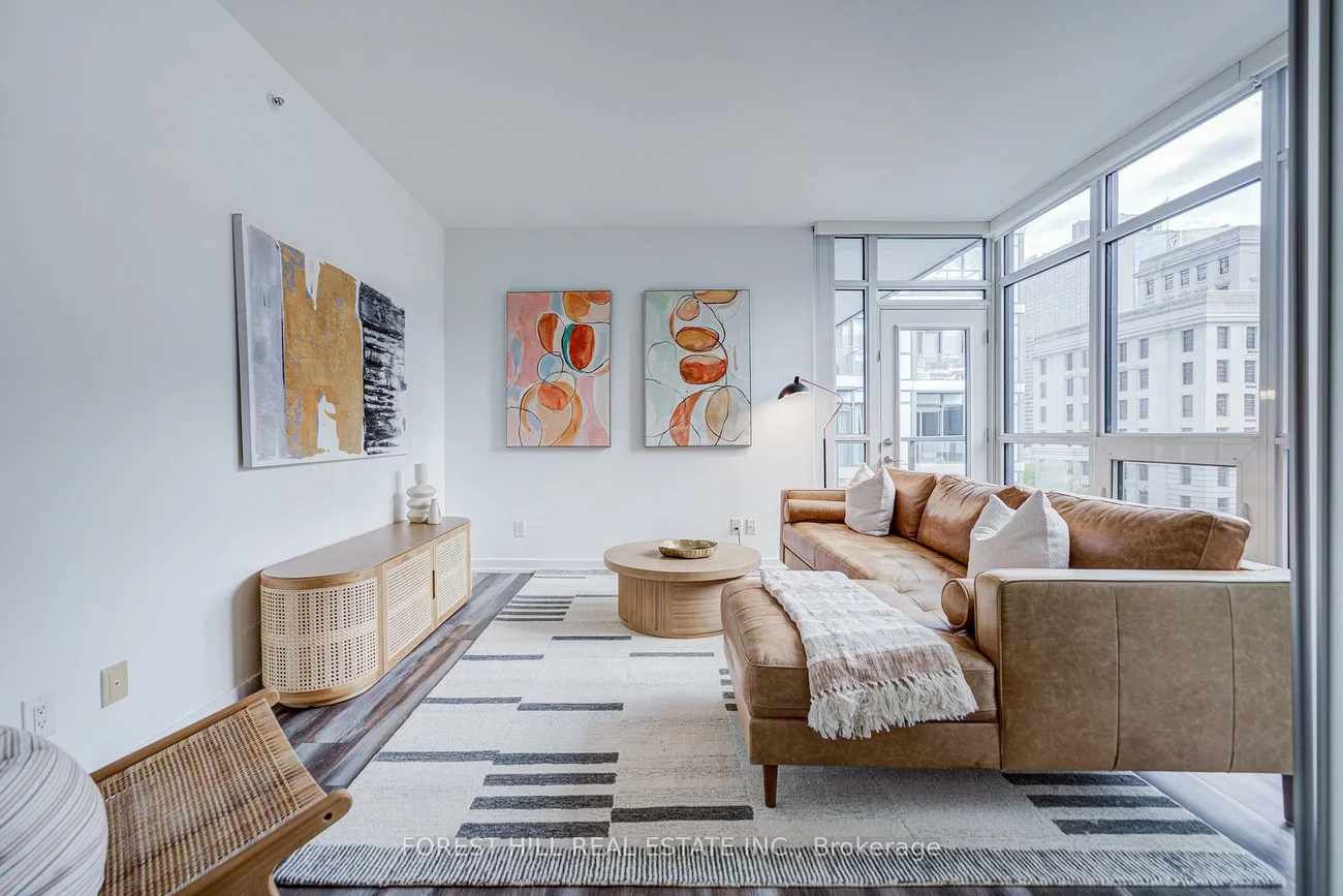 210, Simcoe, Kensington-Chinatown, Toronto