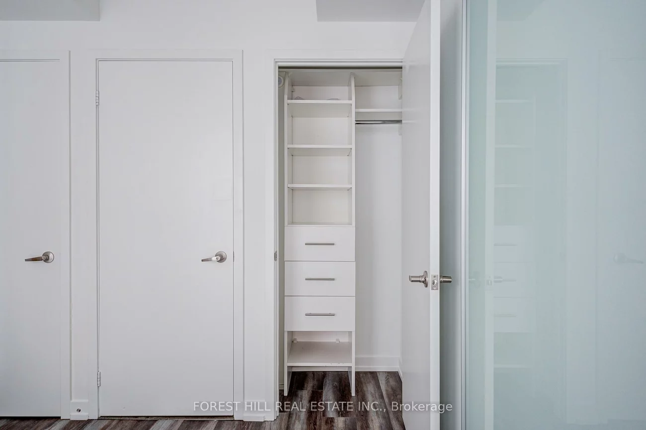 210, Simcoe, Kensington-Chinatown, Toronto