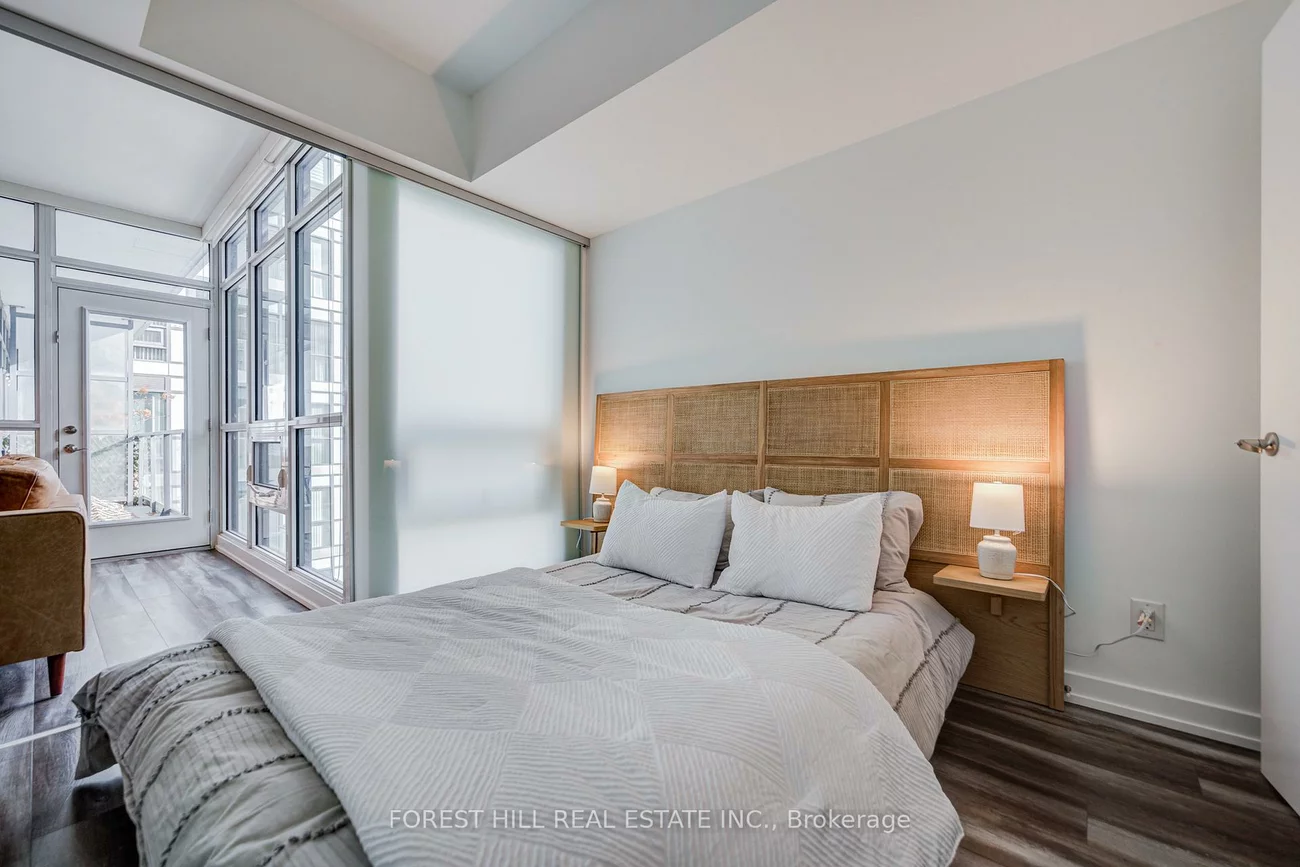 210, Simcoe, Kensington-Chinatown, Toronto