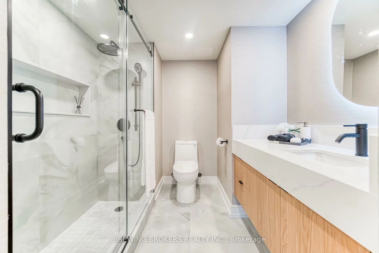 85, Skymark, Hillcrest Village, Toronto