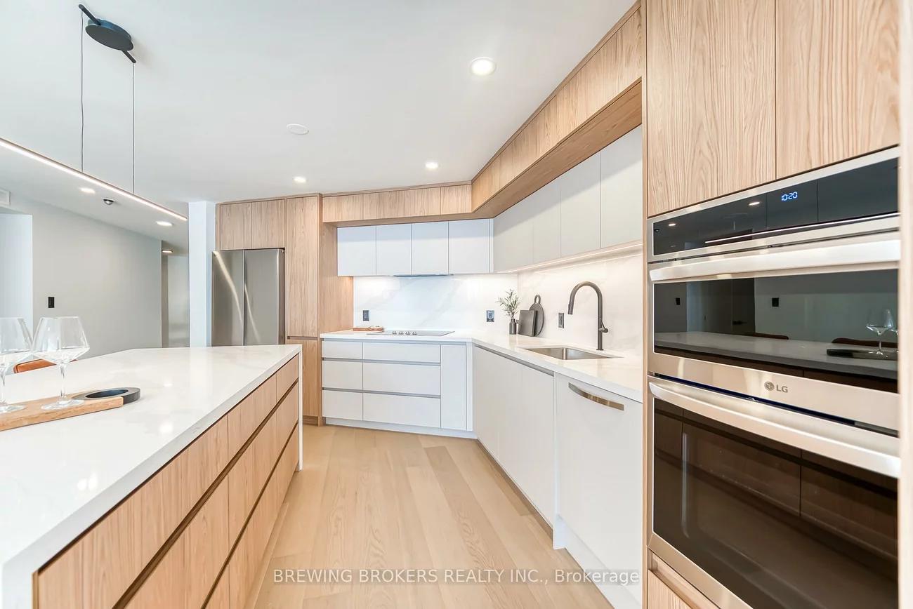 85, Skymark, Hillcrest Village, Toronto