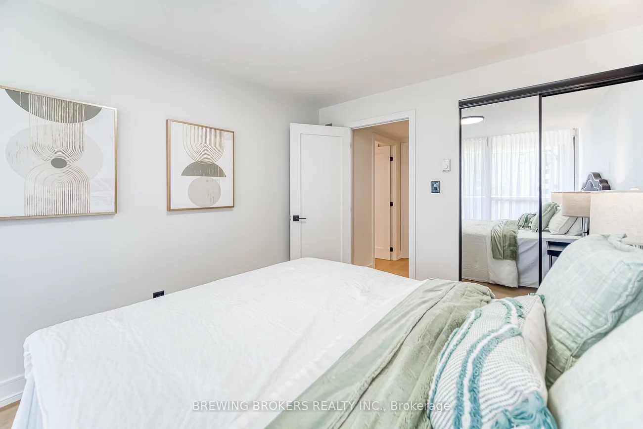 85, Skymark, Hillcrest Village, Toronto