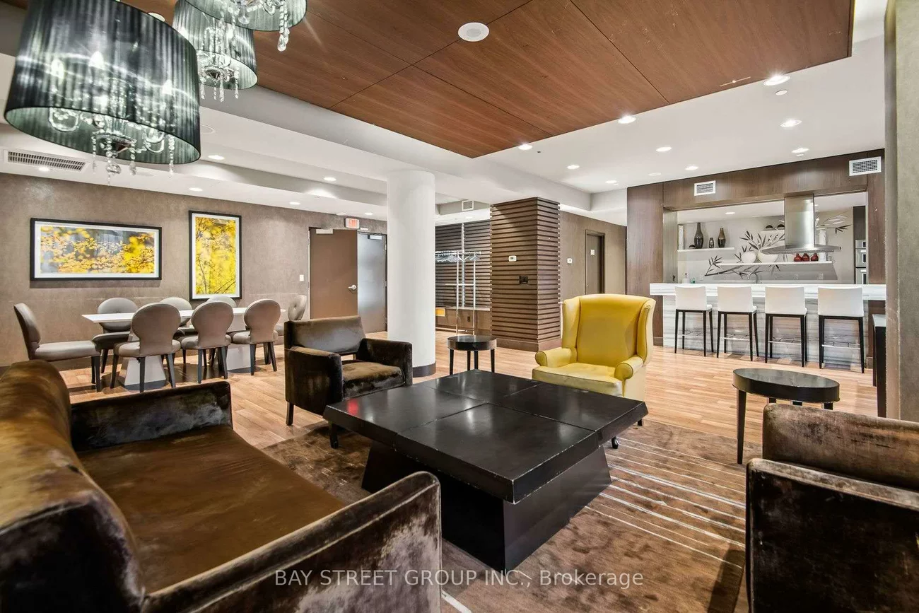 33, Sheppard, Willowdale East, Toronto