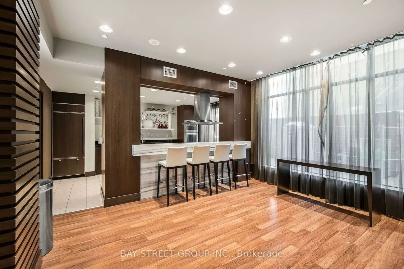 33, Sheppard, Willowdale East, Toronto