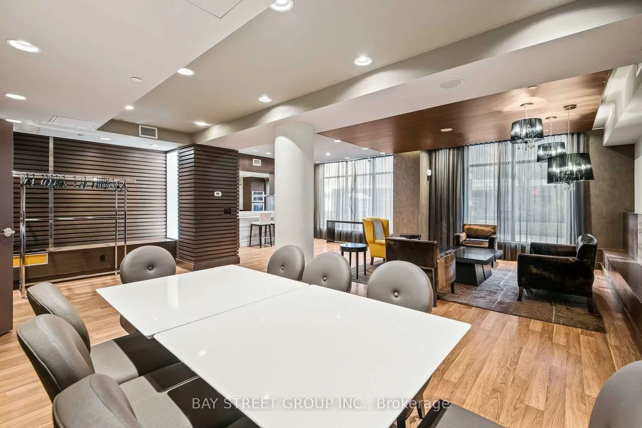 33, Sheppard, Willowdale East, Toronto