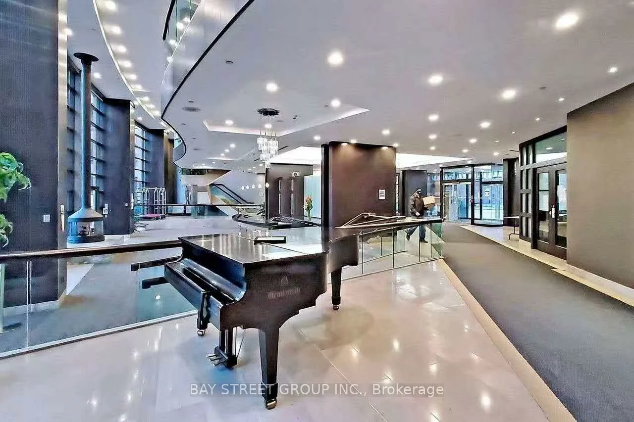 33, Sheppard, Willowdale East, Toronto