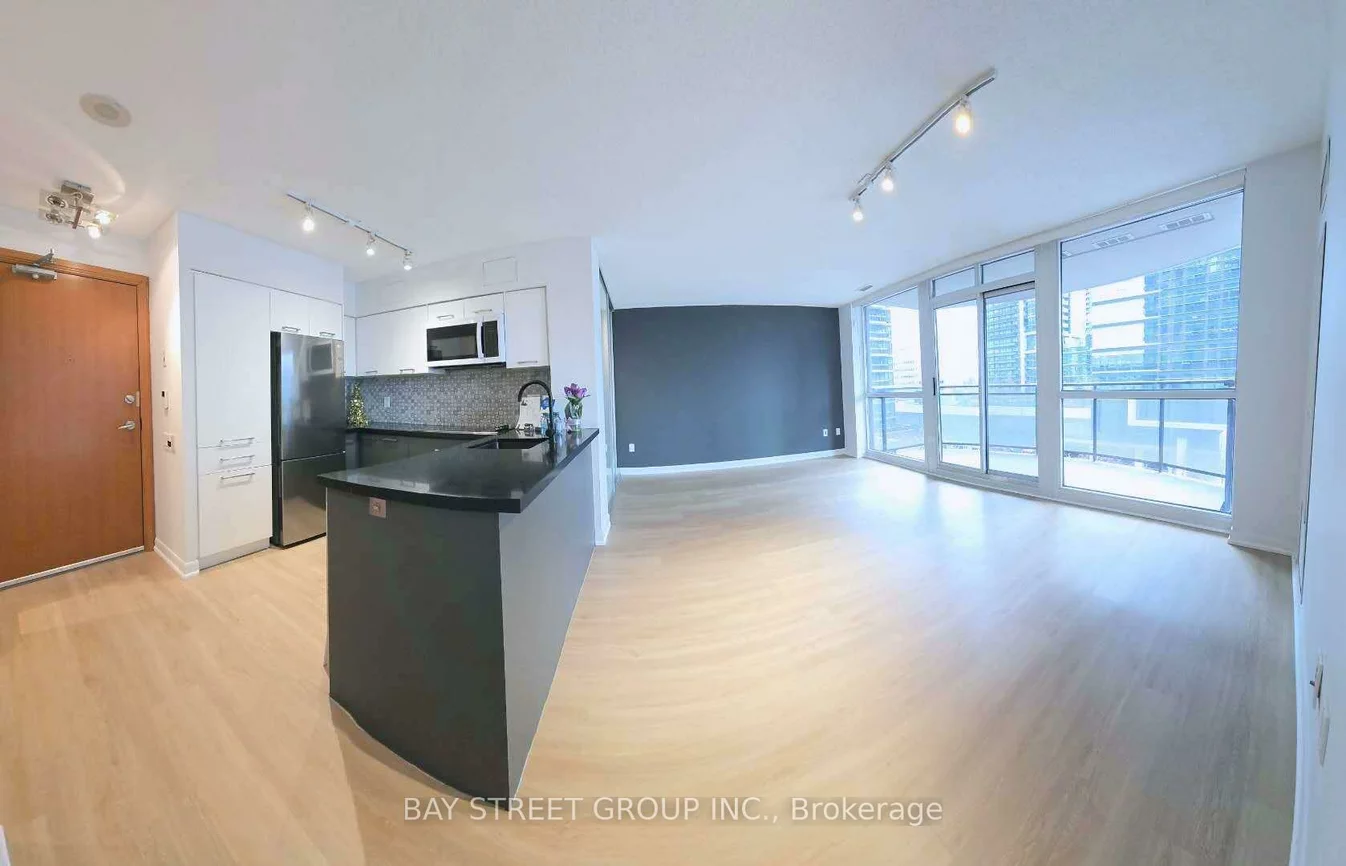 33, Sheppard, Willowdale East, Toronto